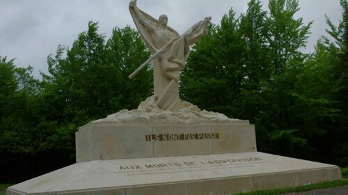 Cérémonie commémorant le 100ème anniversaire de la construction du monument de la 69ème division au MORT-HOMME